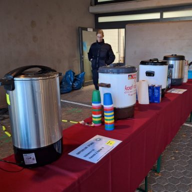 Glühwein, Kinderpunsch und Kakao wurden ausgeschenkt